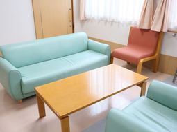 明るい休憩室のインテリア