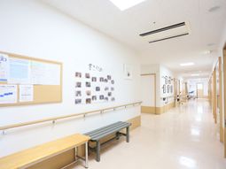 清潔感のある廊下の風景