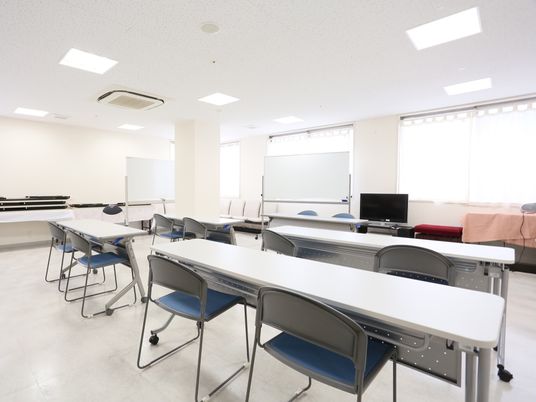 機能訓練室の明るい空間