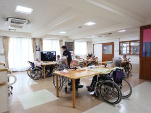明るい共有空間と活動