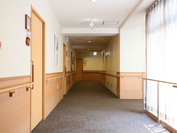 明るい廊下の様子