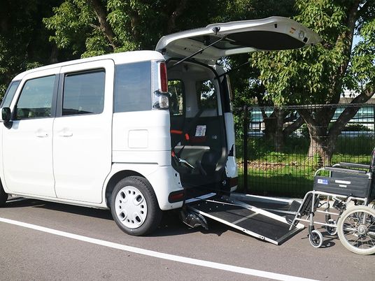 車いす対応車両  