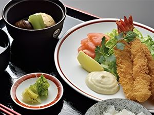 彩り豊かな和洋食