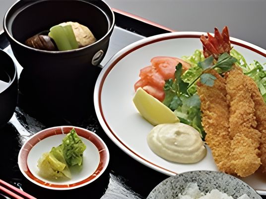 彩り豊かな和洋食