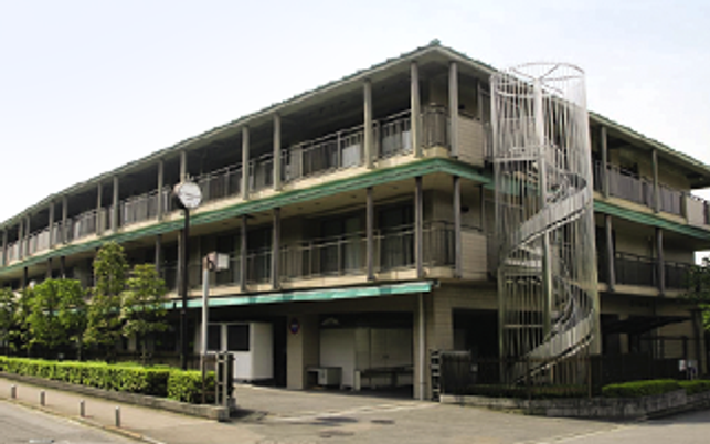 緑豊かな建物