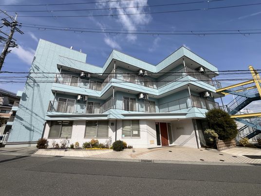 ユニークな外観の建物