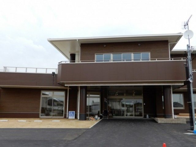 モダンな建物の外観 外観 安心感を与える落ち着いた雰囲気の施設です。就業環境としても魅力的です。