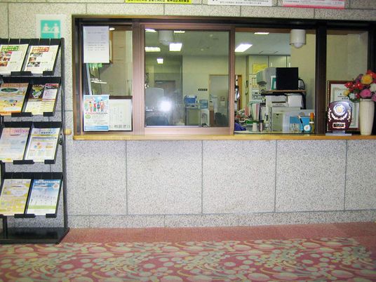 受付カウンターの風景