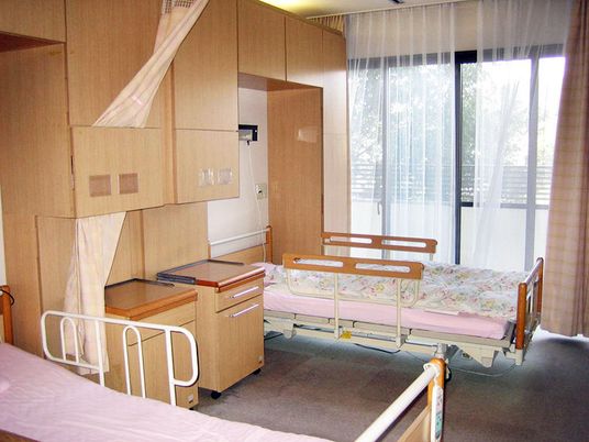 陽光が差し込む居室