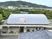 山並みを望む建物外観  