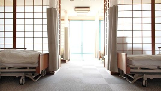 明るい病室内観