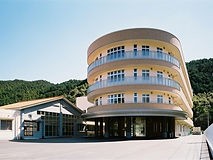養護老人ホームヒワサ荘併設短期入所生活介護事業所の外観