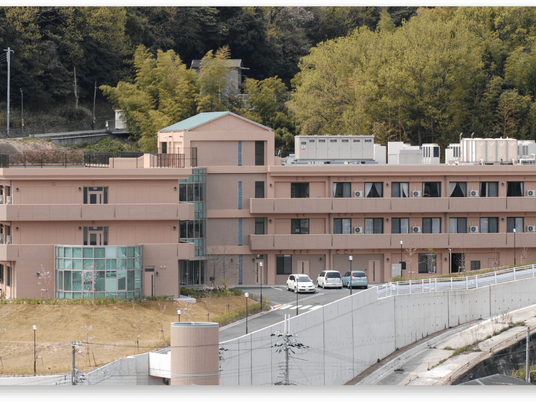 坂の上の施設外観  