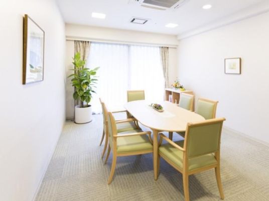 清潔なダイニング空間