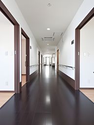 洗練された清潔な廊下