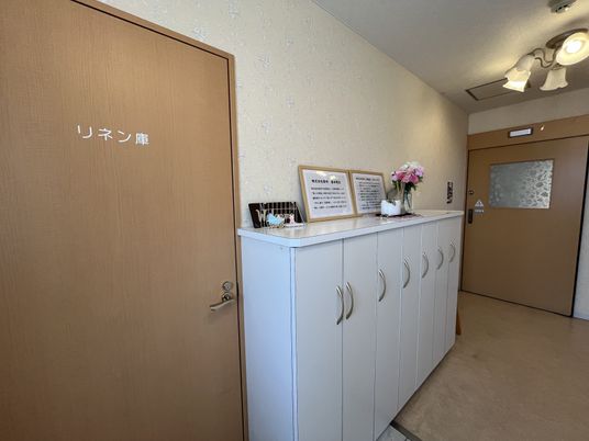 リネン庫の廊下