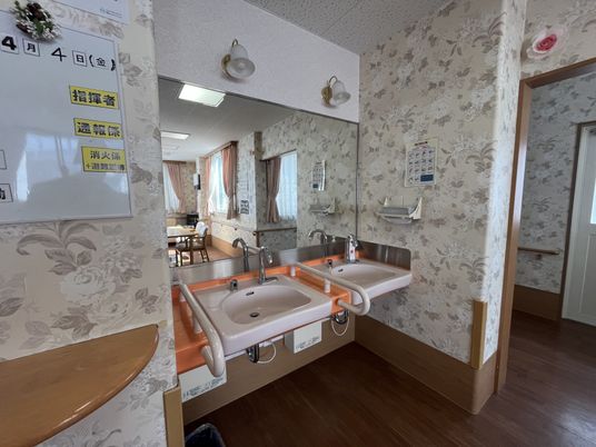 手洗いが設置された風景