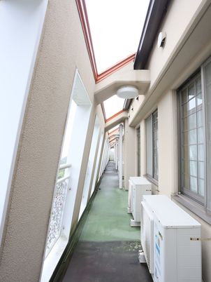 長い廊下の採光と通風