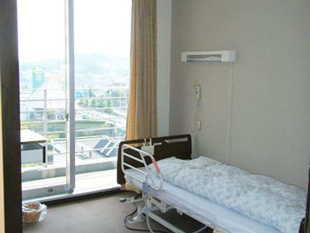 開放感のある居室 居室 開放感のある居室で、自然光が差し込み、心地よく過ごすことができそうです。