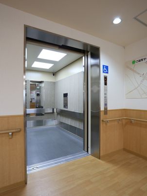 バリアフリーエレベーター