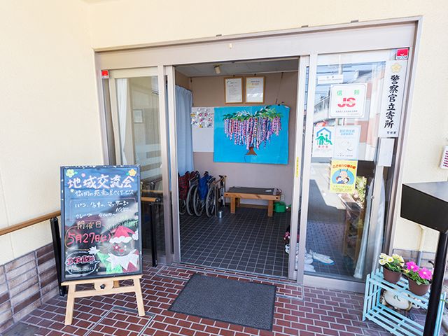 広々としたエントランス エントランス   車椅子も置ける広々としたエントランスです。訪れる方を温かく迎え入れる空間になっています。