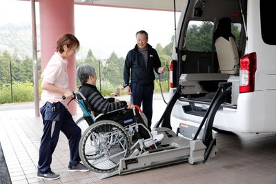 車椅子リフト付車両