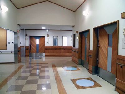 エレベーターの前の廊下