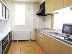 明るいキッチン空間