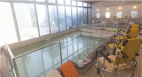 自然光が入る浴室