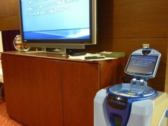 ロボットとテレビの共用スペース