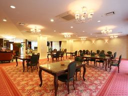 応接室風の居心地の良いラウンジ