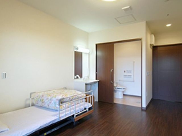 シンプルな居室 居室 広々としたシンプルな空間が特徴の居室です。プライベートな時間を快適にお過ごしいただけます。