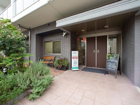 エントランスの風情ある一角