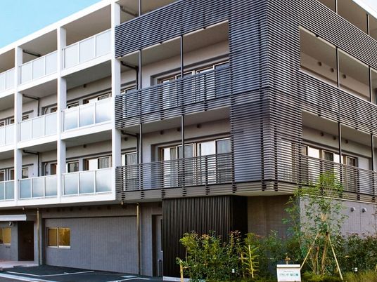 モダンな建物の外観