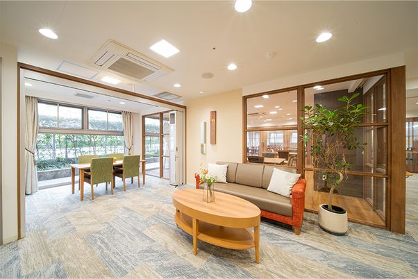 明るい待合スペース