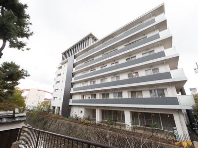 清潔感のある建物の外観