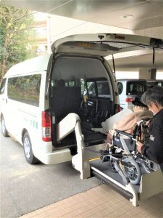 車椅子昇降中の車両