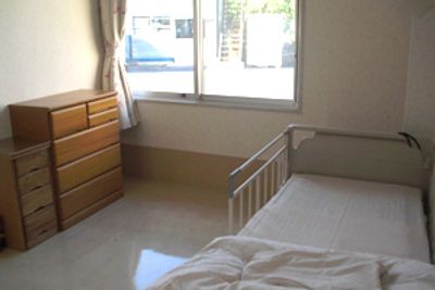 日差しが差し込む居室