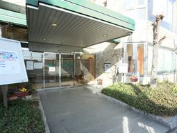 清潔感のあるエントランス