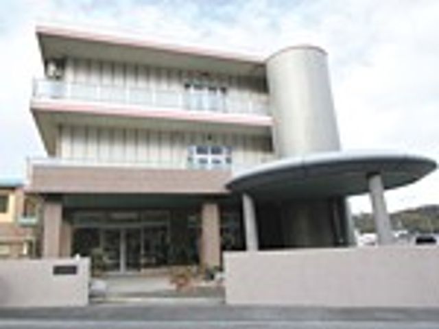 ゆったりとしたエントランス エントランス 広々としたエントランスは、訪れる方を暖かく迎え入れます。ゆとりある空間での快適な毎日をご体感ください。