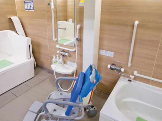 清潔なケア用浴室