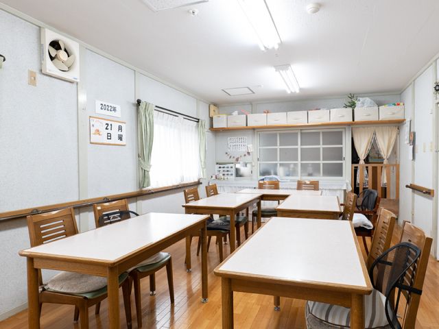 共用ダイニングルーム 共有スペース 広々としたダイニングルームです。共有スペースとして、食事や交流の場として利用できます。