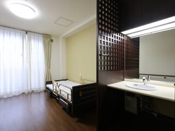 居室と洗面台の空間