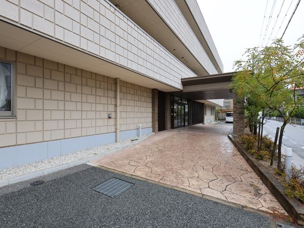 施設の入口部分