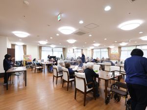 広々とした憩いの食堂