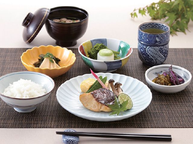 彩り豊かな料理 料理 バランスのとれた食事を提供しています。健康を大切にした美味しい料理が楽しめます。