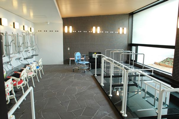 広々とした浴室