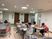 食堂で学ぶ様子  