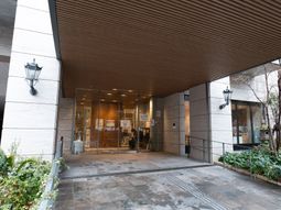 建物入口周辺の様子