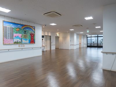 広々とした清潔な廊下